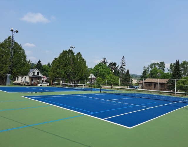 Ouverture du terrain de tennis!